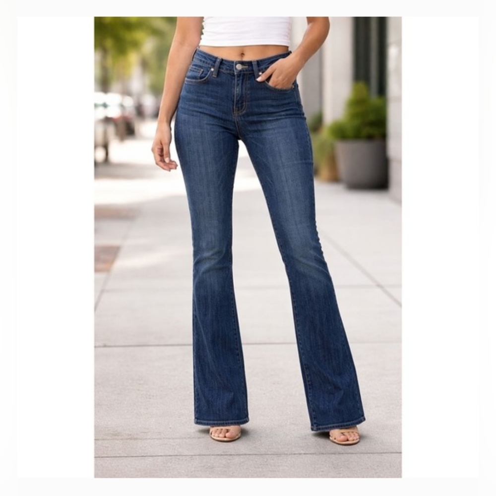 Rock & Republic -- Kasandra Dark Wash Low Rise Bootcut Jeans